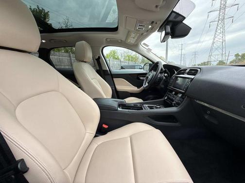 Loire Blue 2018 Jaguar F-PACE 35t Premium