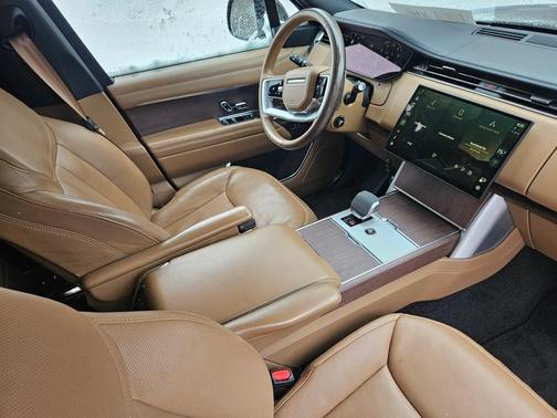 2024 Land Rover Range Rover P530 SE