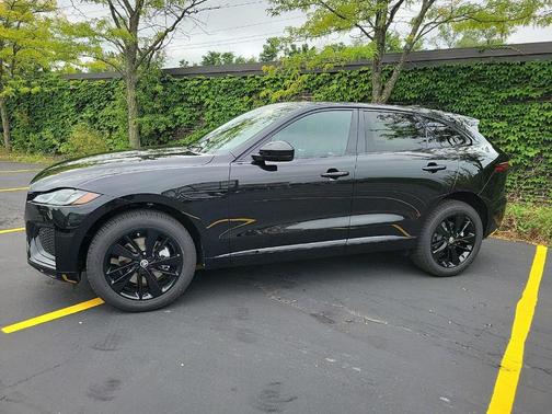 Santorini Black 2025 Jaguar F-PACE P250 R-Dynamic S