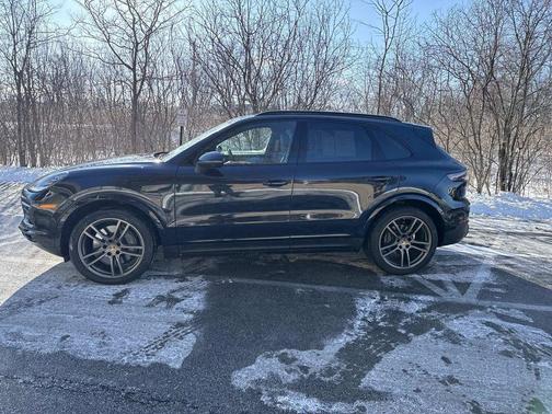 2022 Porsche Cayenne S Platinum Edition