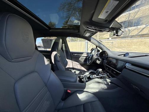 2022 Porsche Cayenne S Platinum Edition