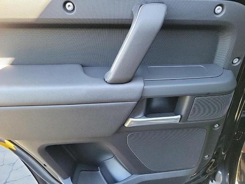 2025 Land Rover Defender P400 S