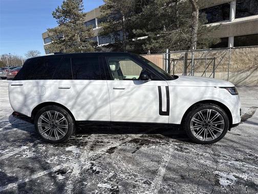 2026 Land Rover Range Rover P530 SE