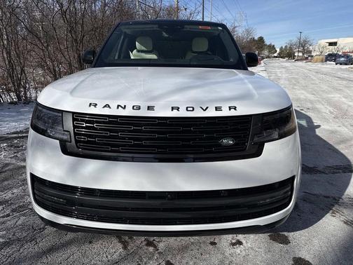 Ostuni Pearl White 2026 Land Rover Range Rover P530 SE