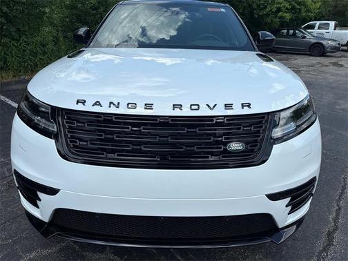 2026 Land Rover Range Rover Velar P250 Dynamic SE