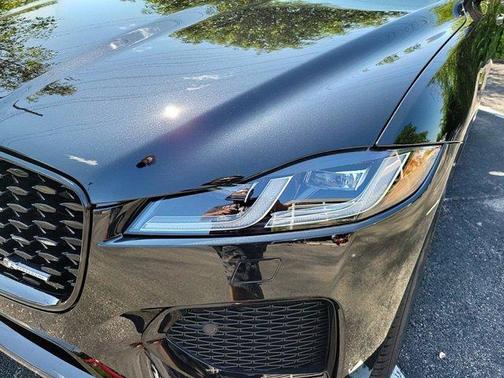 2025 Jaguar F-PACE P250 R-Dynamic S