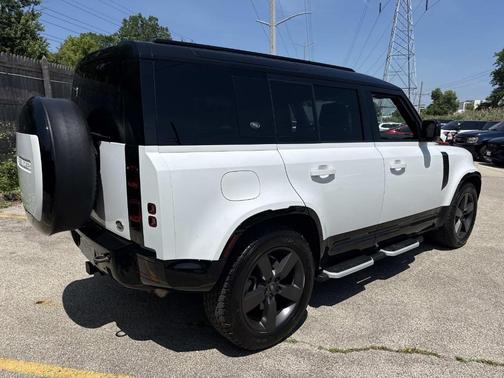 Fuji White 2023 Land Rover Defender 110 X-Dynamic SE