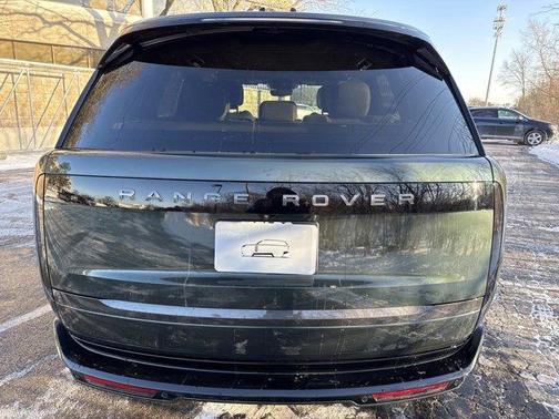 2026 Land Rover Range Rover P550e SE