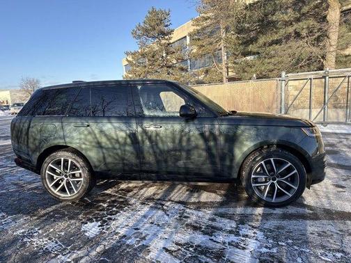 2026 Land Rover Range Rover P550e SE