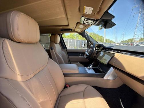 Belgravia Green 2026 Land Rover Range Rover P400 SE 7 Seat