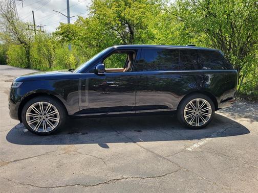 2025 Land Rover Range Rover P530 SE 7 Seat
