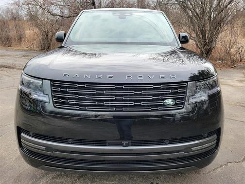2025 Land Rover Range Rover P530 SE