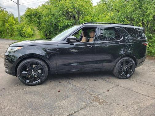 2025 Land Rover Discovery P300 Dynamic SE