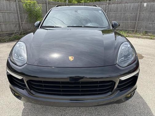 2017 Porsche Cayenne Platinum Edition