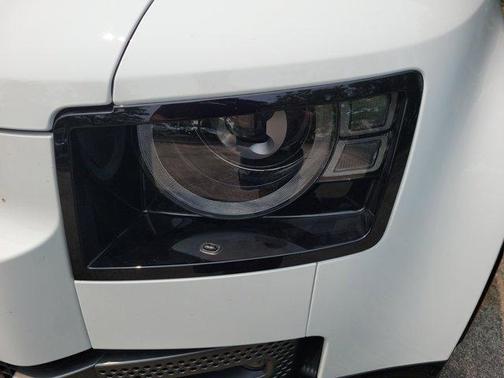 2025 Land Rover Defender P525 V8