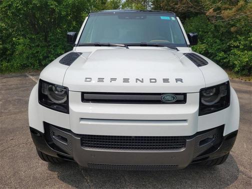 2025 Land Rover Defender P525 V8