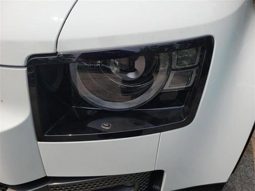 2025 Land Rover Defender P525 V8