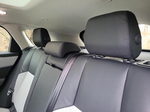 2025 Land Rover Range Rover Velar P400 Dynamic HSE