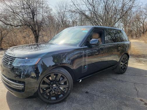 2025 Land Rover Range Rover P550e SE