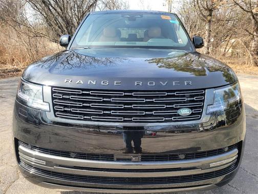 2025 Land Rover Range Rover P550e SE