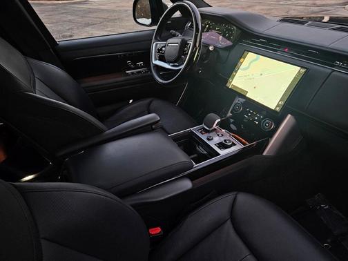 2023 Land Rover Range Rover P530 SE
