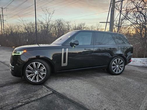 2023 Land Rover Range Rover P530 SE