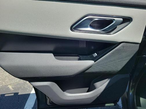 2025 Land Rover Range Rover Velar P400 Dynamic SE