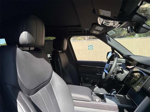 2025 Land Rover Range Rover P400 SE