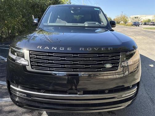 2025 Land Rover Range Rover P400 SE