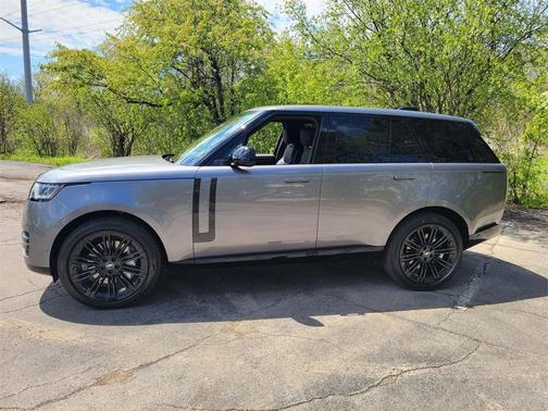 2025 Land Rover Range Rover P530 SE