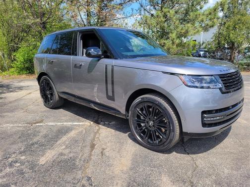2025 Land Rover Range Rover P530 SE