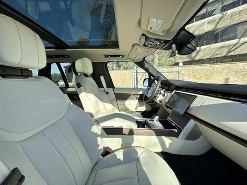 2026 Land Rover Range Rover P400 SE