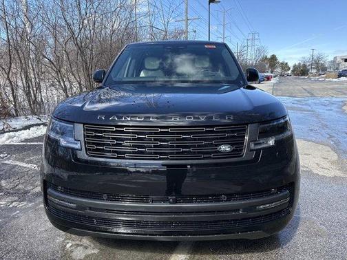 Santorini Black 2026 Land Rover Range Rover P400 SE