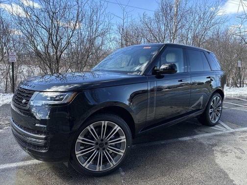 Santorini Black 2026 Land Rover Range Rover P400 SE
