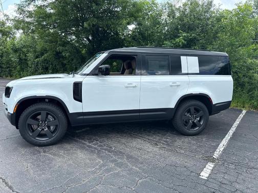 2025 Land Rover Defender P400 S