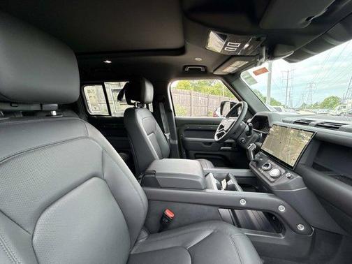 Woolstone Green 2026 Land Rover Defender P400 X-Dynamic SE