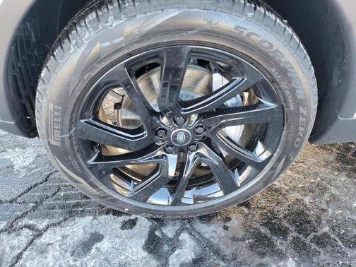 2025 Land Rover Discovery P300 S