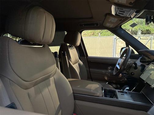 2025 Land Rover Range Rover P400 SE