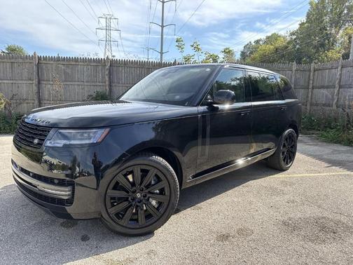 Santorini Black 2027 Land Rover Range Rover SE