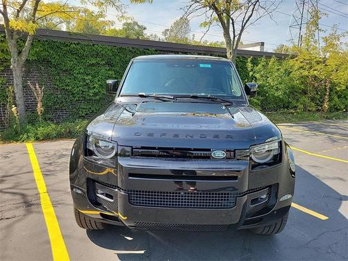 2025 Land Rover Defender P525 V8
