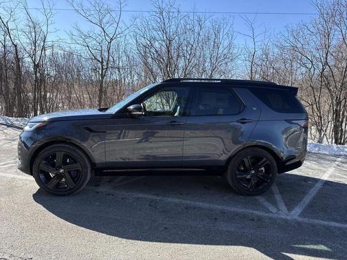 2026 Land Rover Discovery Tempest Edition
