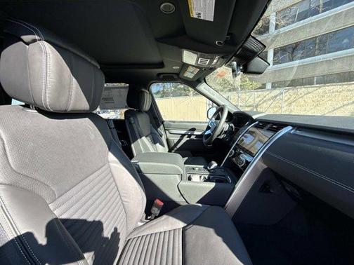 2026 Land Rover Discovery Tempest Edition