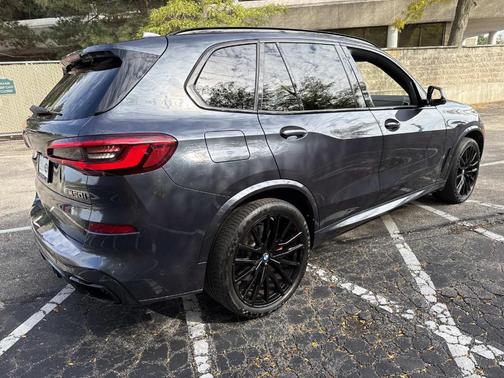 2022 BMW X5 M50i