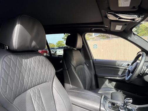 2022 BMW X5 M50i