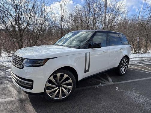 Fuji White 2026 Land Rover Range Rover P400 SE