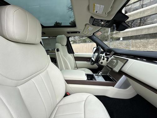 2026 Land Rover Range Rover P400 SE