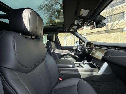 2026 Land Rover Range Rover P400 SE