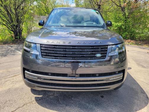 2025 Land Rover Range Rover P530 SE