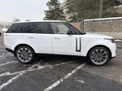 2025 Land Rover Range Rover P400 SE