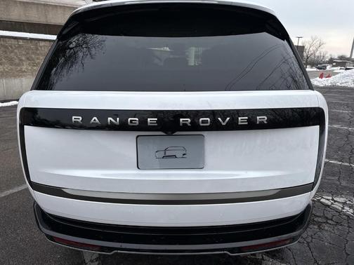 2025 Land Rover Range Rover P400 SE